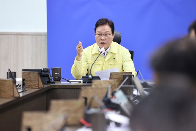 가뭄·폭염 대응 강조하는 박완수 경남지사