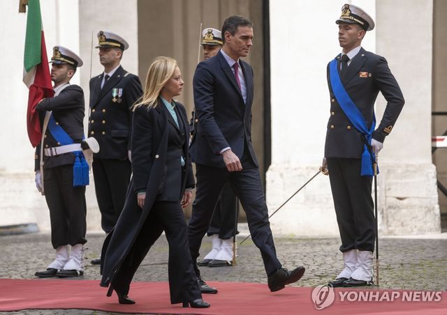 페드로 산체스 스페인 총리와 조르자 멜로니 이탈리아 총리