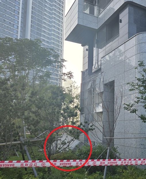 외벽 테라스 떨어진 송도 아파트