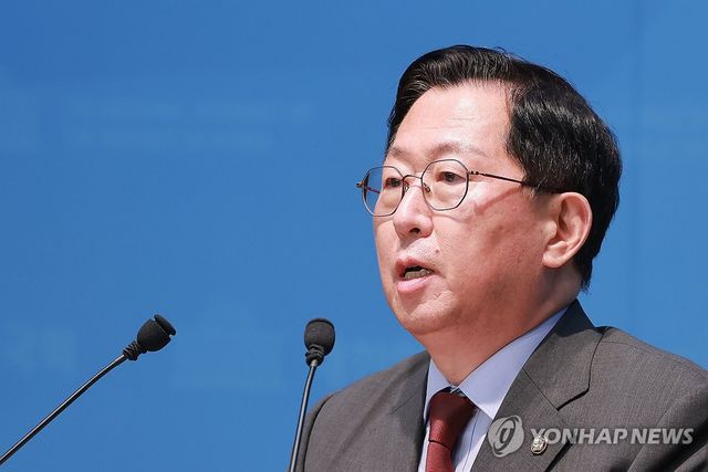 국군사관학교 설립 추진 규탄 국회 결의안 발의한 국민의힘 유용원 의원