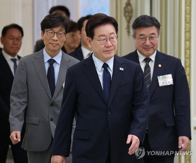 이재명 대통령, 국가폭력 피해자 위로 오찬 참석
