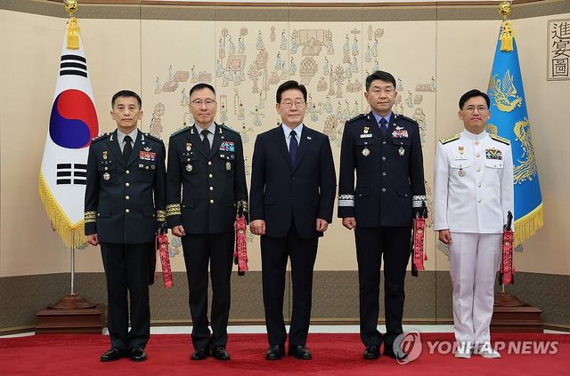 이재명 대통령과 장성 진급자들