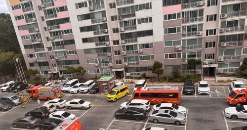 정전 발생한 대전 아파트단지에 출동한 소방차들