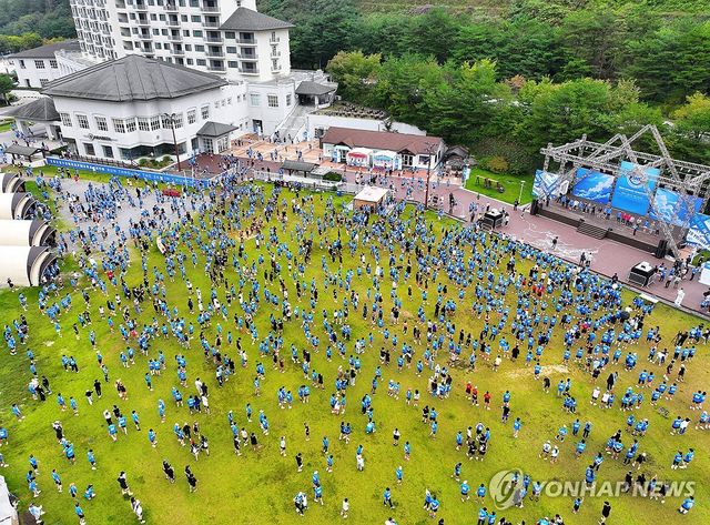 2025 춘천연합마라톤, 몸 푸는 참가자들