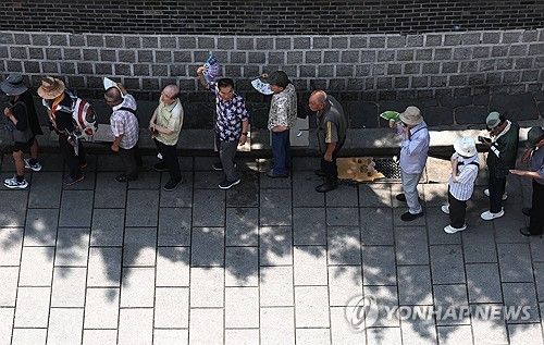 폭염 속 끼니 해결