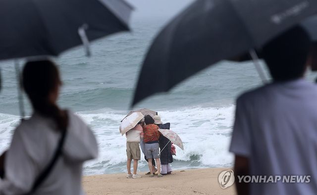 비 내리는 경포해수욕장
