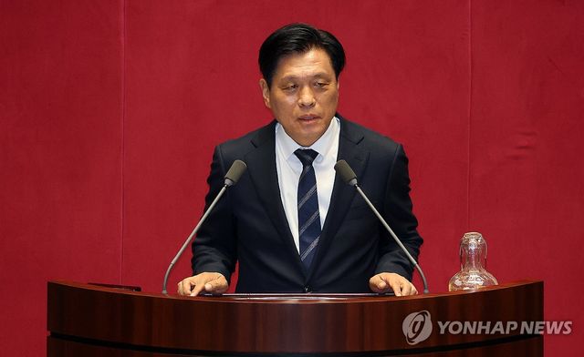 당선 인사하는 조승래 재정경제기획위원장