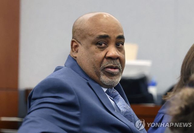 투팍 살인 혐의로 유죄를 선고받은 드웨인 케피 디 데이비스