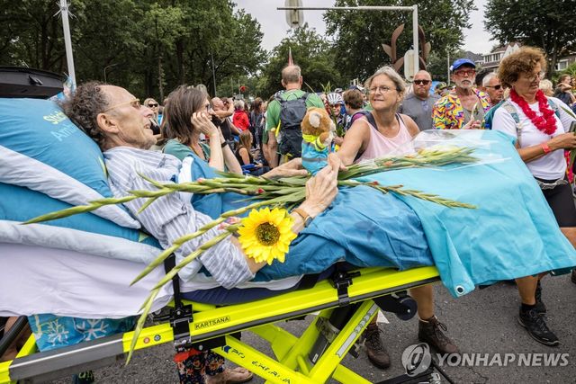 말기 환자의 마지막 소원을 이뤄준 네덜란드 뷜스 재단