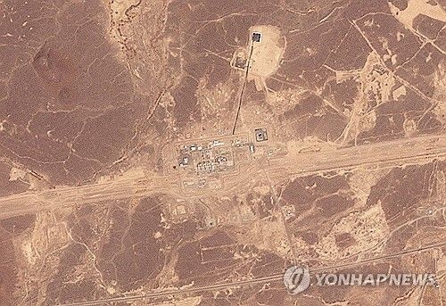 사우디 동서 송유관을 찍은 위성사진
