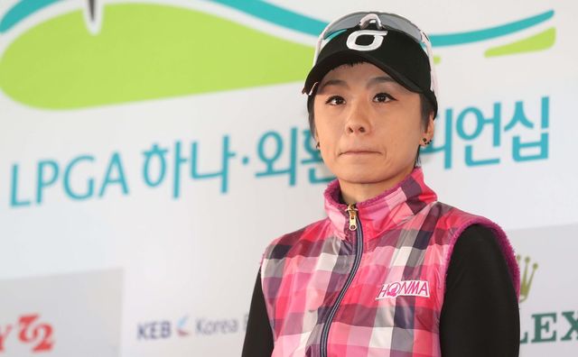 은퇴 기자회견하는 '슈퍼땅콩' 김미현