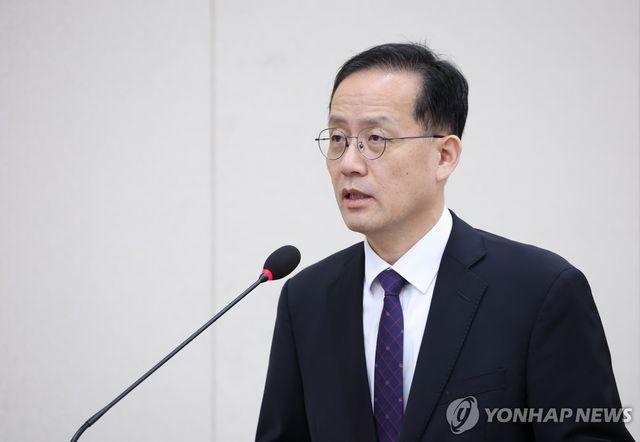 인사말 하는 이형일 부총리 겸 재정경제부 장관 후보자
