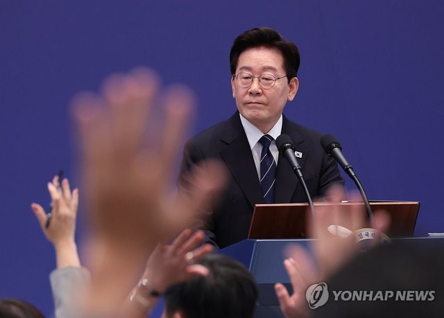 질문받는 이재명 대통령