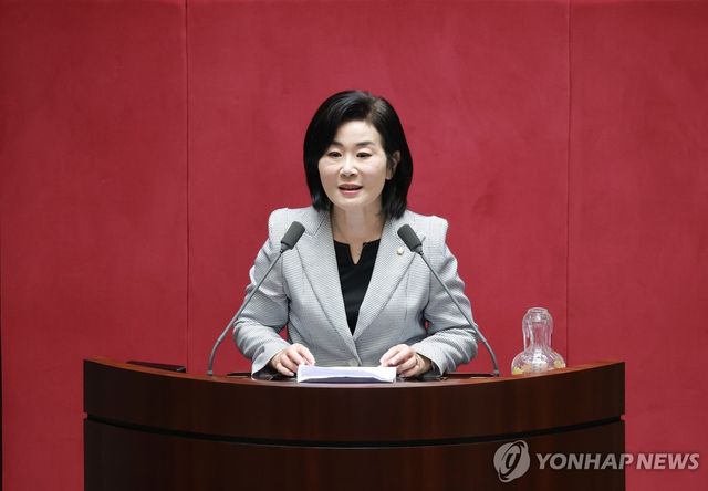 당선 인사하는 김희정 교육위원장