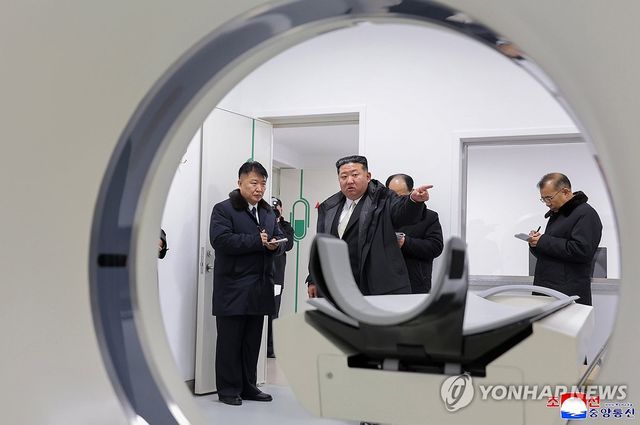 北, 두 번째 지방병원 준공…김정은 "내년부터 20개씩 건설"