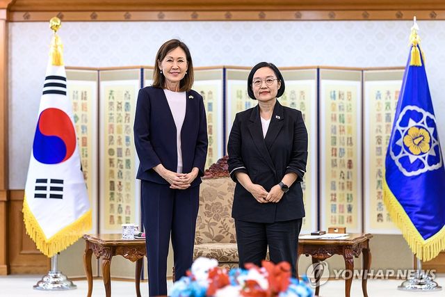 주한 미대사 접견하는 한성숙 국무총리