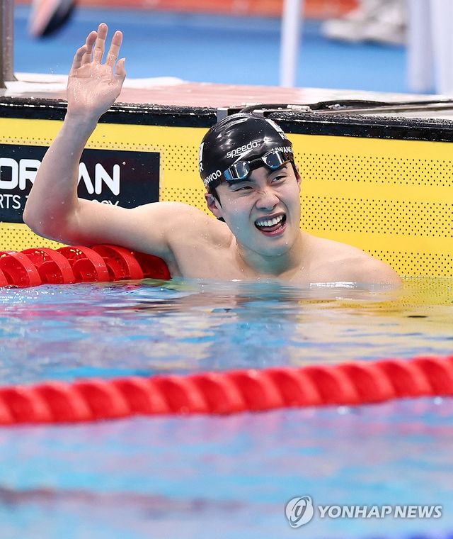 남자 자유형 200m 은메달 획득한 황선우