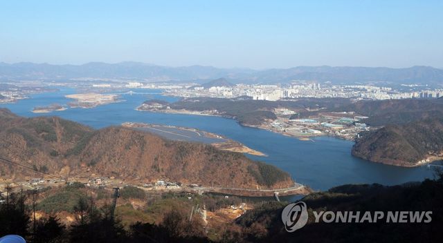 삼악산 케이블카 정상에서 바라본 춘천시 전경