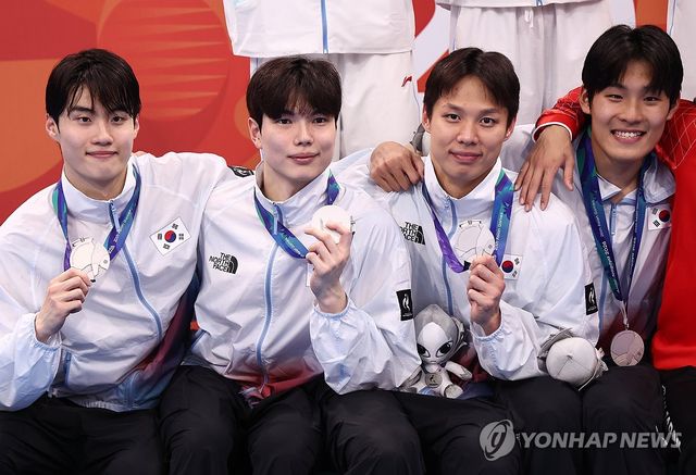 남자 수영 400m 자유형 계영 은메달