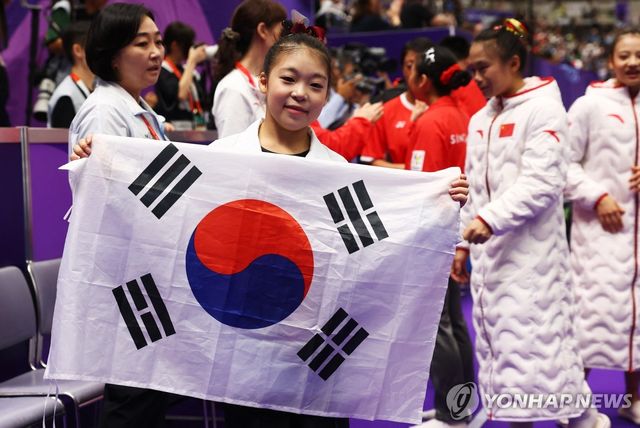 기계체조 여자 평균대 우승 차지한 황서현