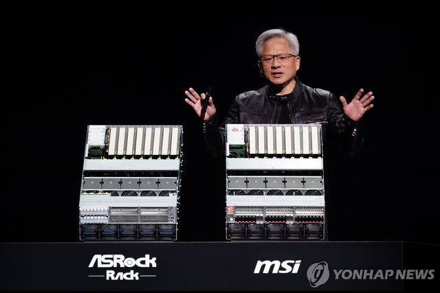 RTX 프로 서버 소개하는 젠슨 황