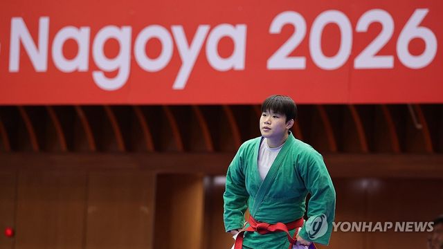 준결승 경기 나선 크라쉬 모수민