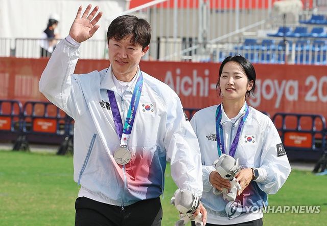 박정윤·최용희, 컴파운드 혼성전 은메달 획득