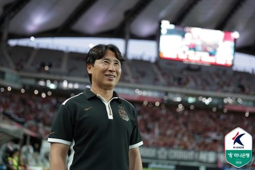 활짝 웃은 FC서울 김기동 감독