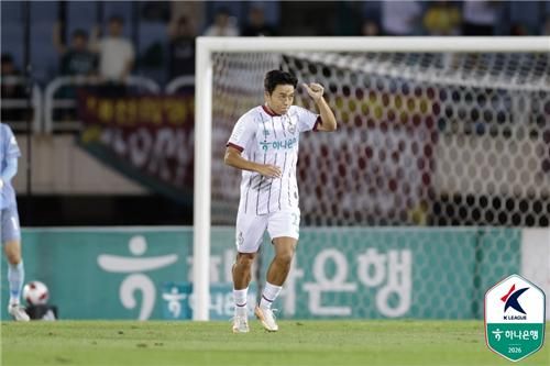 멀티골 기록한 대전 정재희