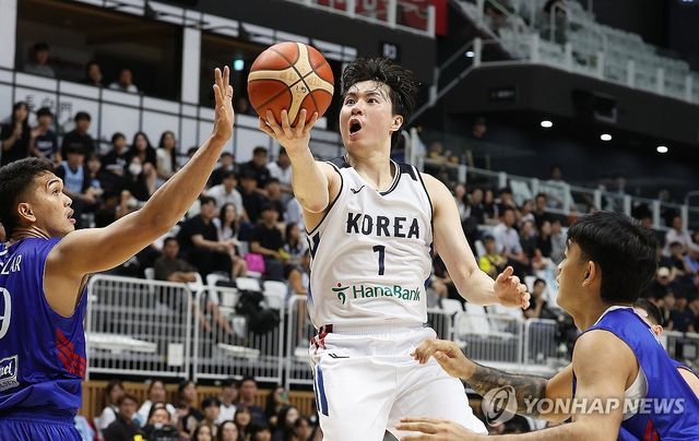 슛하는 이현중