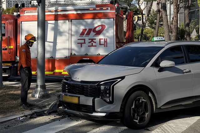 교통사고 난 택시