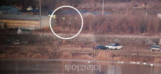 창원 주남저수지에 찾아온 겨울 철새와 철새를 찍으려는 드론