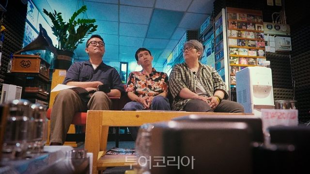 화 무간도의 촬영지 오디오 스페이스 (Audio Space)를 방문한 돌아온 방구석1열 출연진