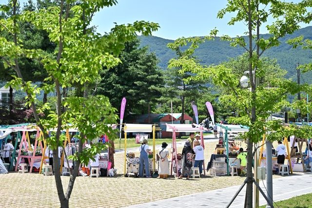 정선 나전역에서 열리는 맹글장 레일마켓