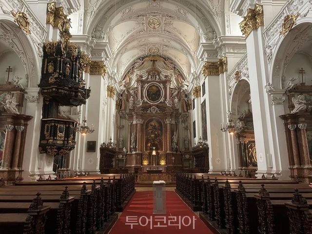 안톤 브루크너가 오르간 연주자로 일한 린츠의 구(旧)대성당 (c)Linz Tourismus