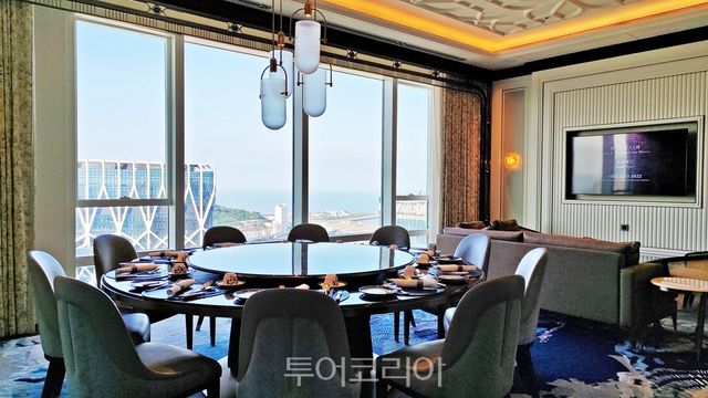 36층 다이닝 공간 켄싱턴 (사진. 김관수)