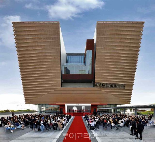 홍콩 국립고궁박물관 광장