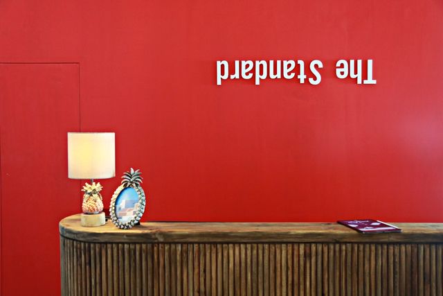 수상비행기터미널의 더 스탠다드 몰디브 라운지