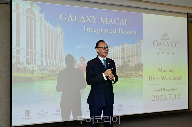 갤럭시 마카오 관계자들이 마카오 로드쇼에서 갤럭시 복합리조트의 매력을 알렸다. 무한매력 마카오_ 메가 로드쇼 현장 무한매력 마카오_ 메가 로드쇼 현장