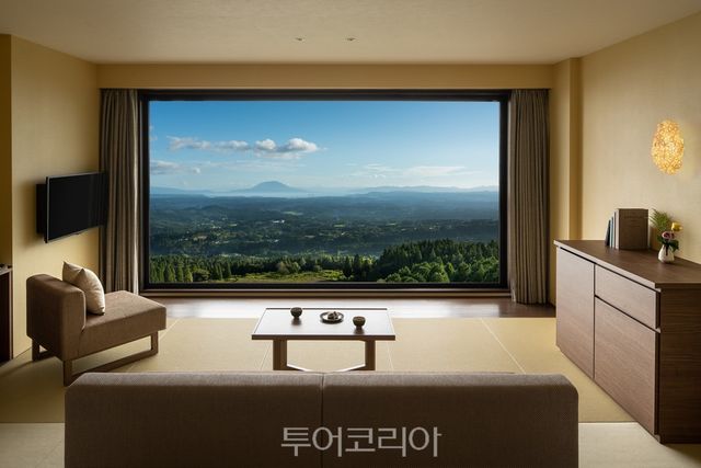 사쿠라지마(桜島)가 보이는 카이 기리시마 객실
