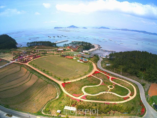 캠핑 땅끝황토나라테마촌 전경