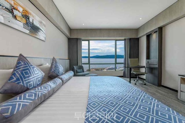 퍼시픽 수트라 호텔 딜럭스 씨뷰 객실