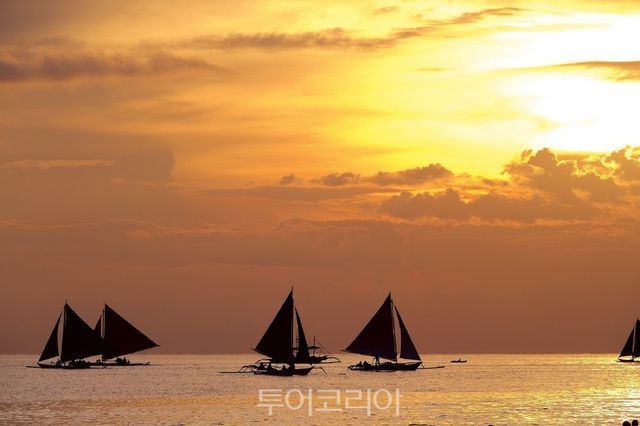 보라카이 선셋 세일링