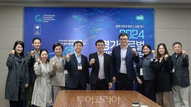 김미숙 의원, 싱가포르 AI 최고책임자 헤루이민과 환담 후 기념촬영