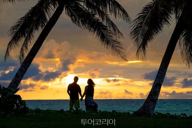 마리아나에서의 일몰 by Junji Takasago