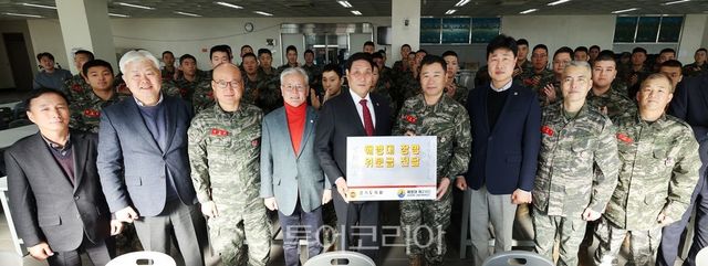 김규창 경기도의회 부의장, 해병2사단 방문...장병 격려와 위문금 전달/사진=경기도의회