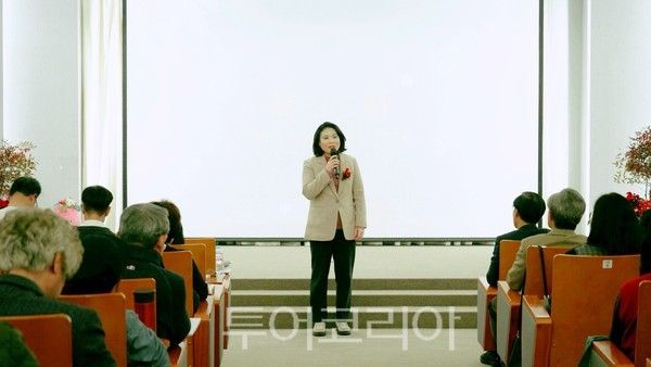 서울 가드너스 파티에 참석해 축사 하는 박춘선 부위원장