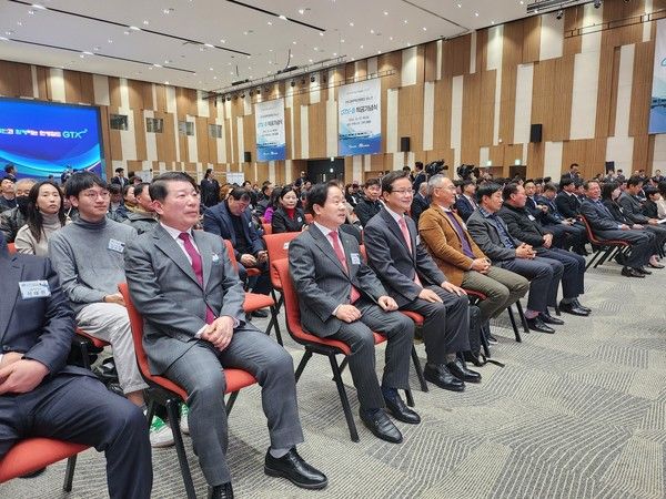 백경현 구리시장 수도권 광역급행철도(GTX) B노선 착공 기념식 참석 모습(사진제공=구리시청)