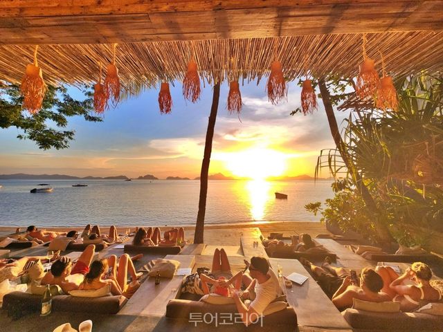 노을 명소 '파노라마 비치 클럽'