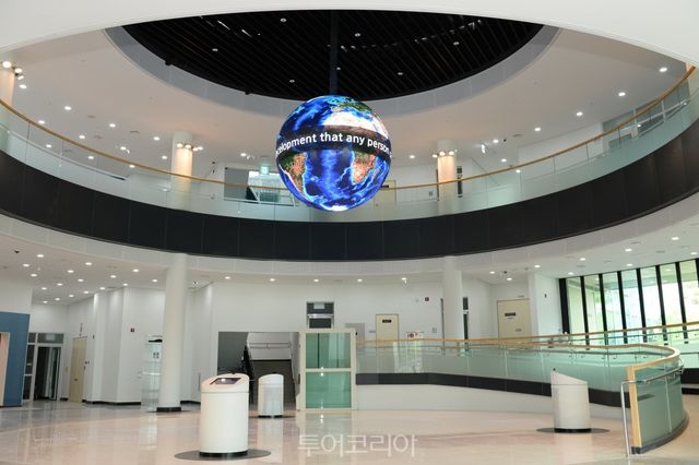 반기문 평화기념관 로비